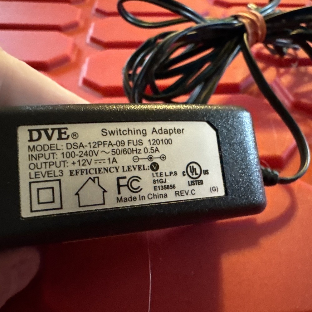 DVE Switching Adapter 12V 1A Power Supply DSA-12PFA-09 FUS 120100 Wall Plug ACDC